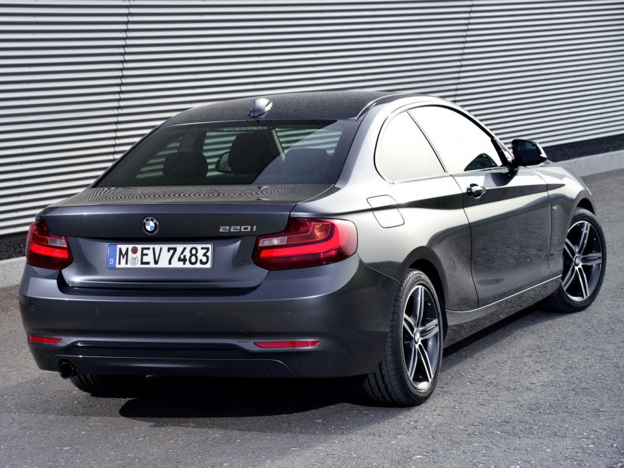  BMW 220i Coupe Sport Line 2014 года  (фото 3 из 11)
